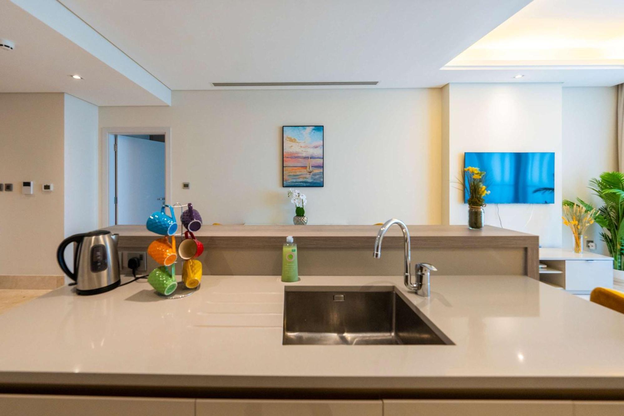 Spacious Beachfront 2 Bedroom Apartment - The 8 Dubai Exterior photo